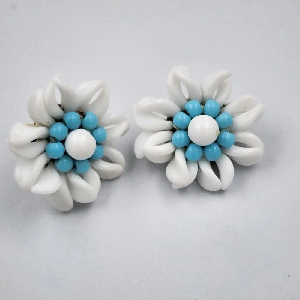 Vintage Western Germany blue glass milk glass Cluster Clip on Earrings Flower - Picture 6 of 7